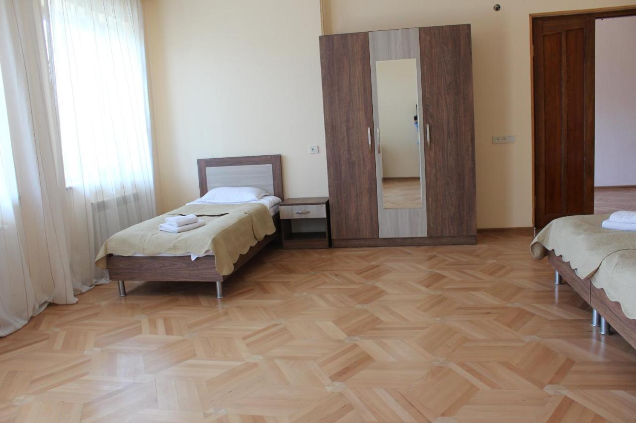 Big House Hotel Тбилиси Екстериор снимка