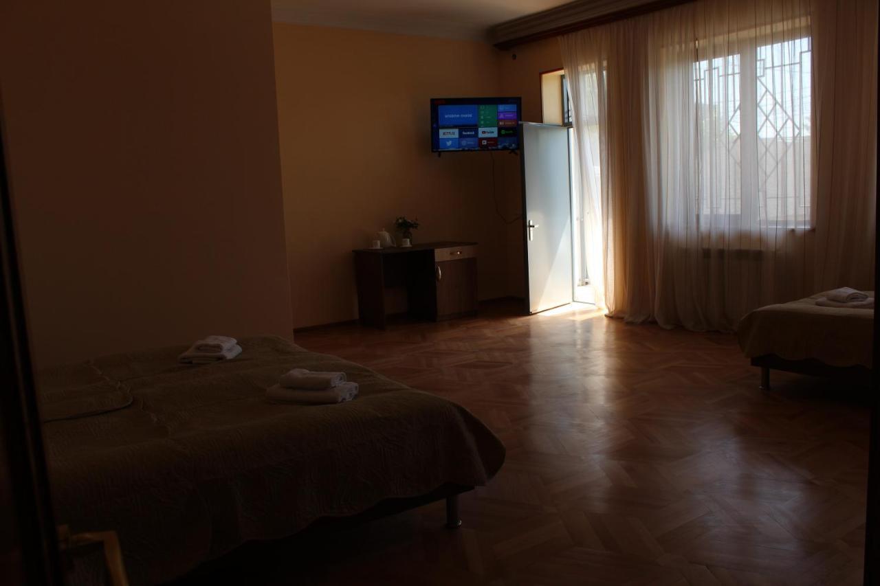 Big House Hotel Тбилиси Екстериор снимка