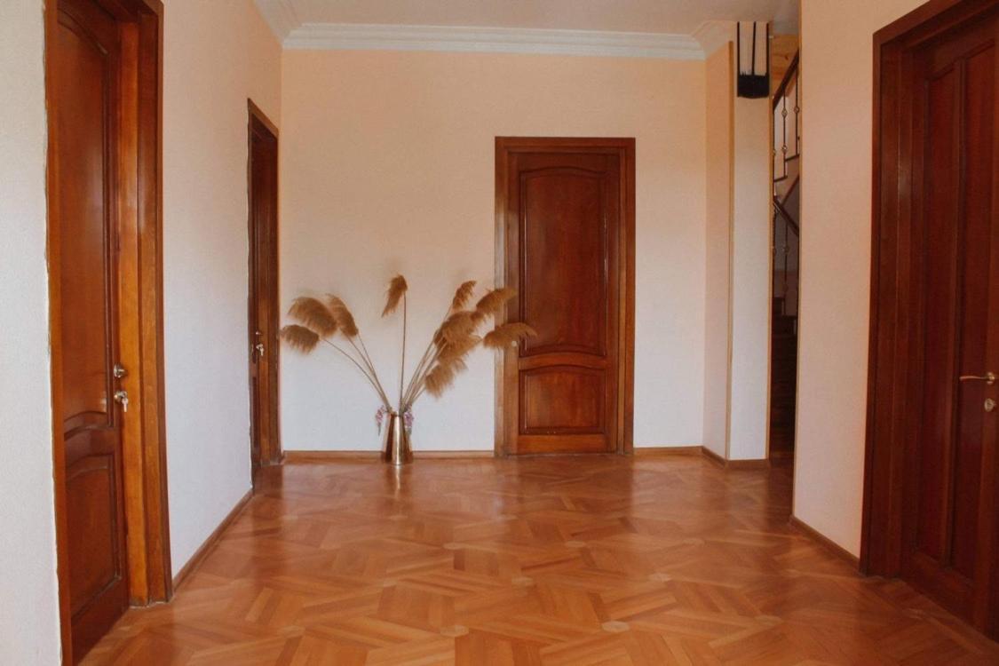 Big House Hotel Тбилиси Екстериор снимка