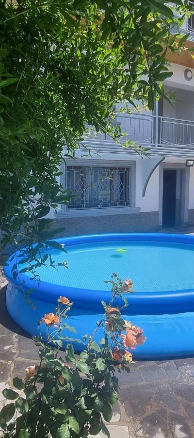 Big House Hotel Тбилиси Екстериор снимка